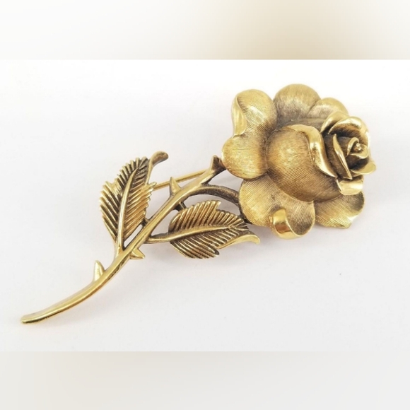 Trifari Crown Gold Tone Brushed VTG Rose Flower Brooch + Earrings 1960's Set - Picture 6 of 14